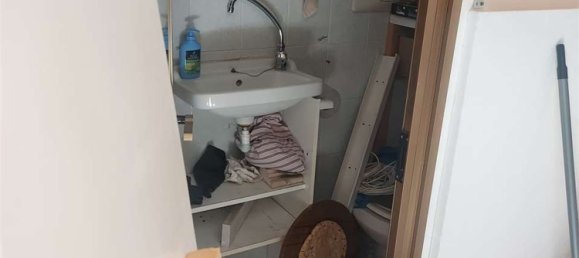 15m² Commercial property in Gaeta, Italy No. 300071 3