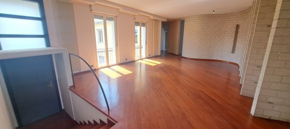 4 bedrooms Apartment in Paderno d'Adda, Italy No. 312049 6