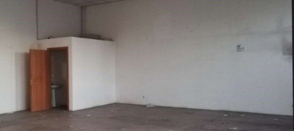 Склад с 3 комнатами в Кастельбеллино, Италия № 73785 11