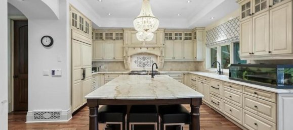 4 bedrooms House in Alberta, Canada No. 1318 12