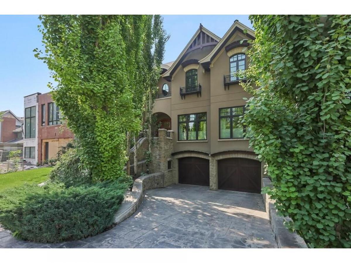 4 bedrooms House in Alberta, Canada No. 1318