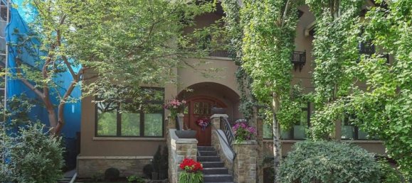 4 bedrooms House in Alberta, Canada No. 1318 2