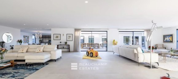 6 bedrooms Villa in Le Cannet, France No. 295454 3