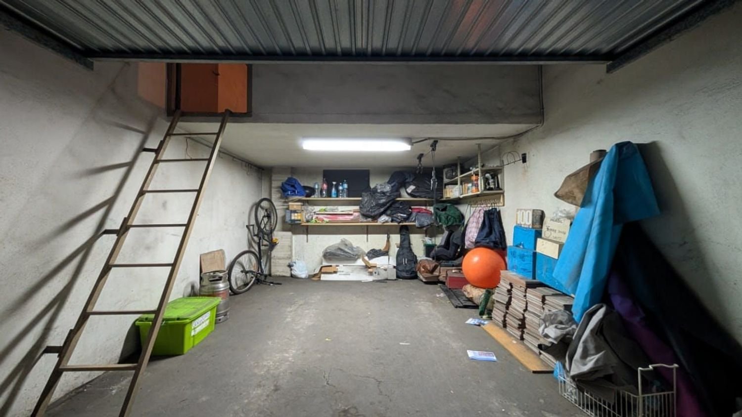 Garage in Alicante, Spain 18m², Nr. 204866