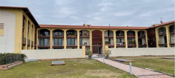 2-salle Appartement à Sesto Calende, Italy No. 37687 8