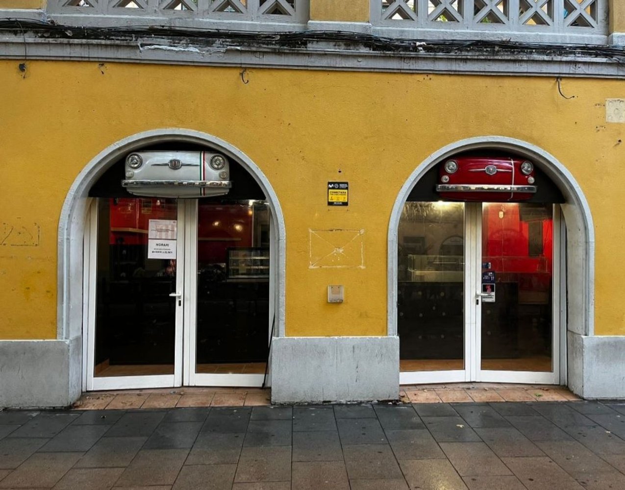 82m² Commercial property in Ciutat Vella, Spain No. 193160