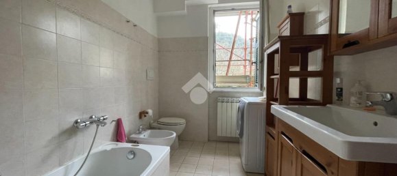 3 rooms Apartment in Follo, Italy No. 4345 8