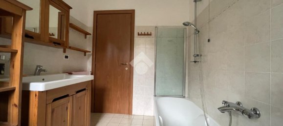 3 rooms Apartment in Follo, Italy No. 4345 17