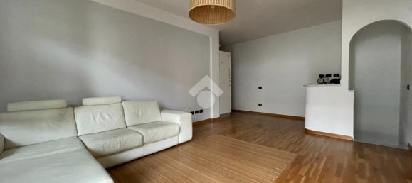 3 rooms Apartment in Follo, Italy No. 4345 2