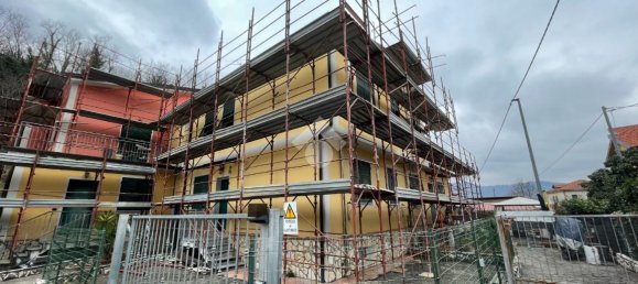 3 rooms Apartment in Follo, Italy No. 4345 21