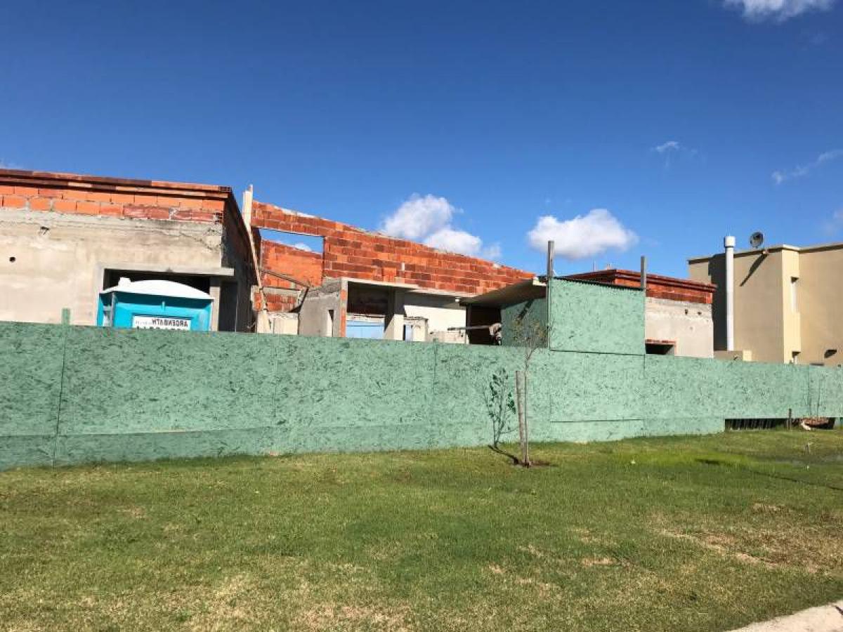 3 bedrooms House in Tigre, Argentina No. 21573