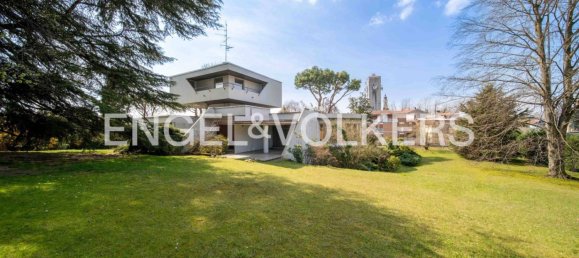 5 bedrooms Villa in Casorate Sempione, Italy No. 283620 17