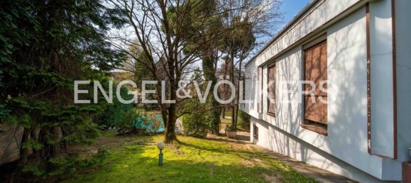 5 bedrooms Villa in Casorate Sempione, Italy No. 283620 16