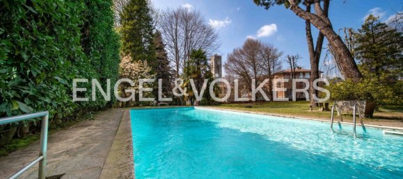 5 bedrooms Villa in Casorate Sempione, Italy No. 283620 8