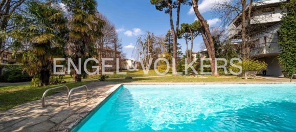 5 bedrooms Villa in Casorate Sempione, Italy No. 283620 6