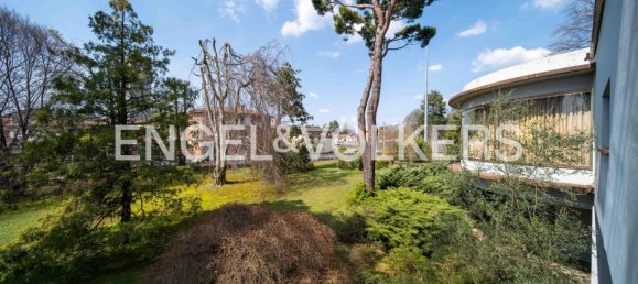 5 bedrooms Villa in Casorate Sempione, Italy No. 283620 4