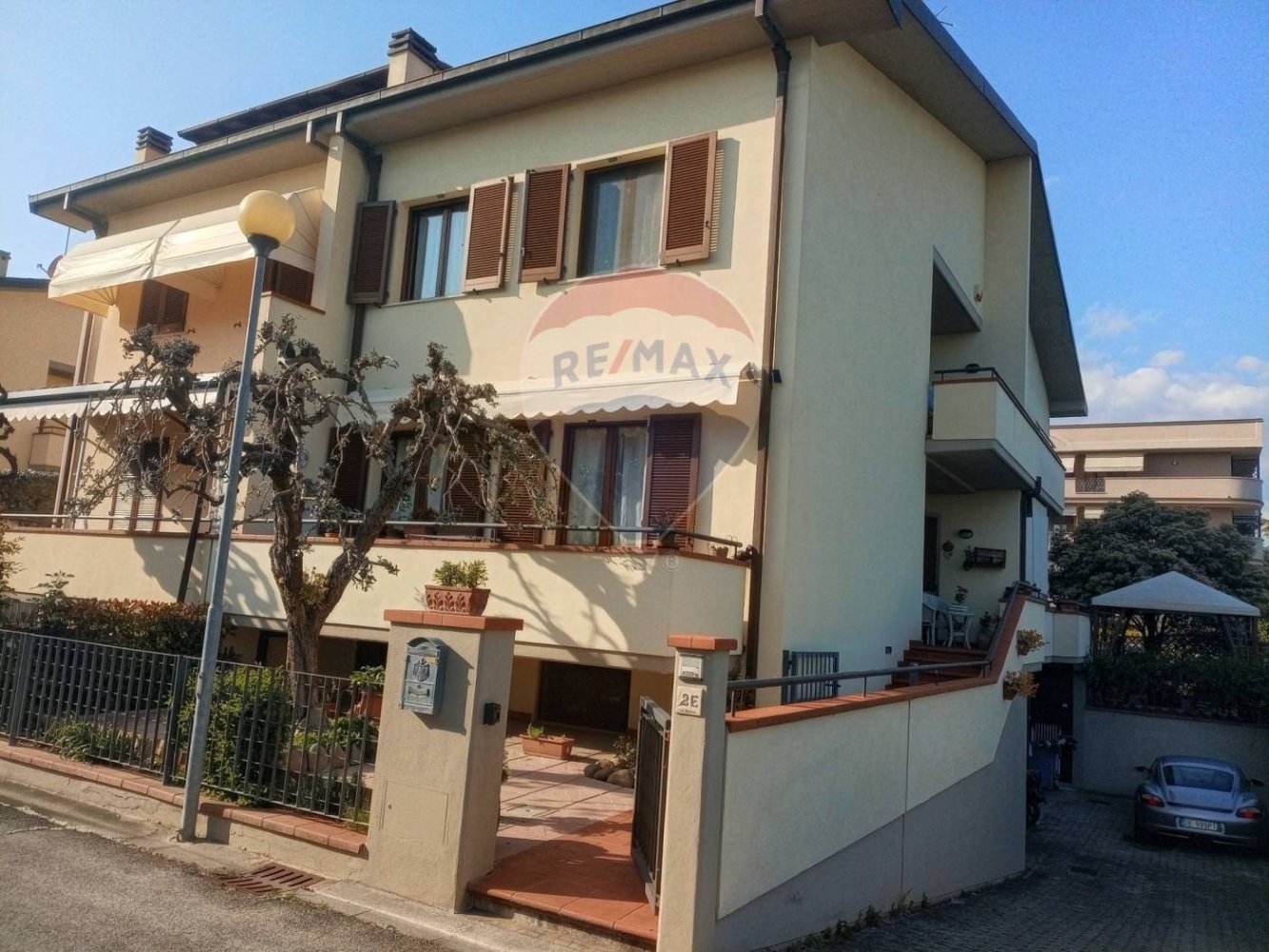 4 bedrooms Villa in Massa e Cozzile, Italy No. 270817