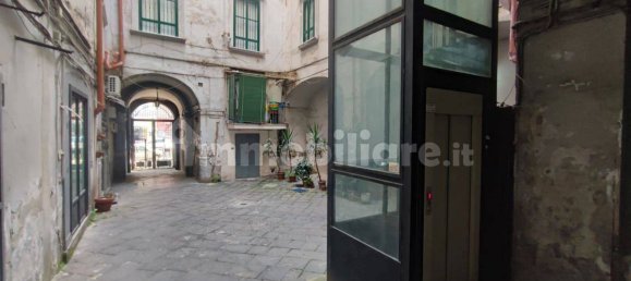 7 bedrooms Apartment in Naples, Italy No. 194780 4