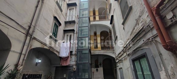 7 bedrooms Apartment in Naples, Italy No. 194780 3