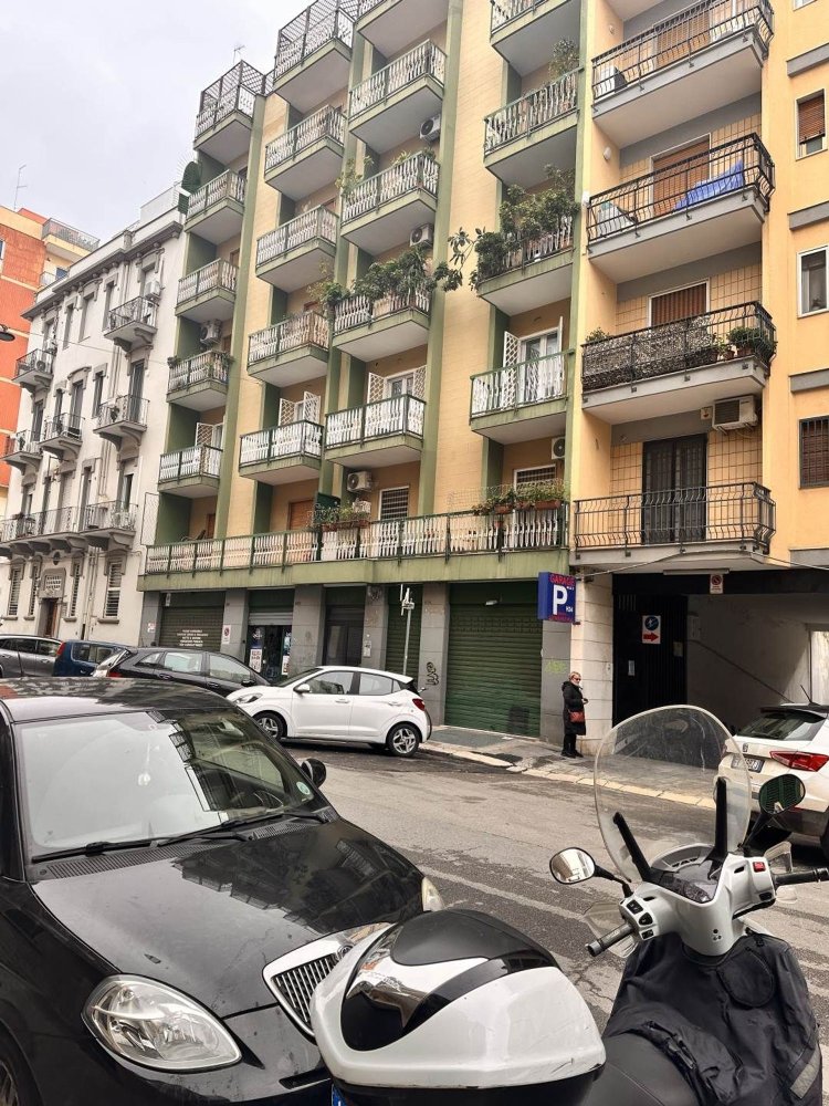 3 rooms Apartment in Bari, Italy No. 79862