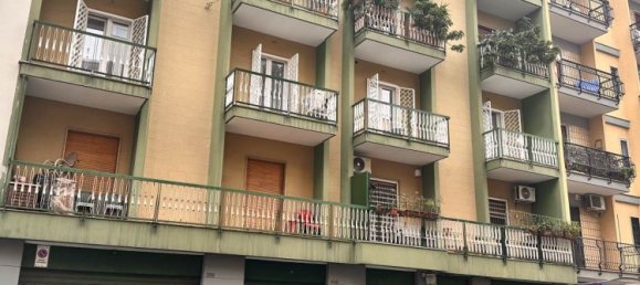 3 rooms Apartment in Bari, Italy No. 79862 3
