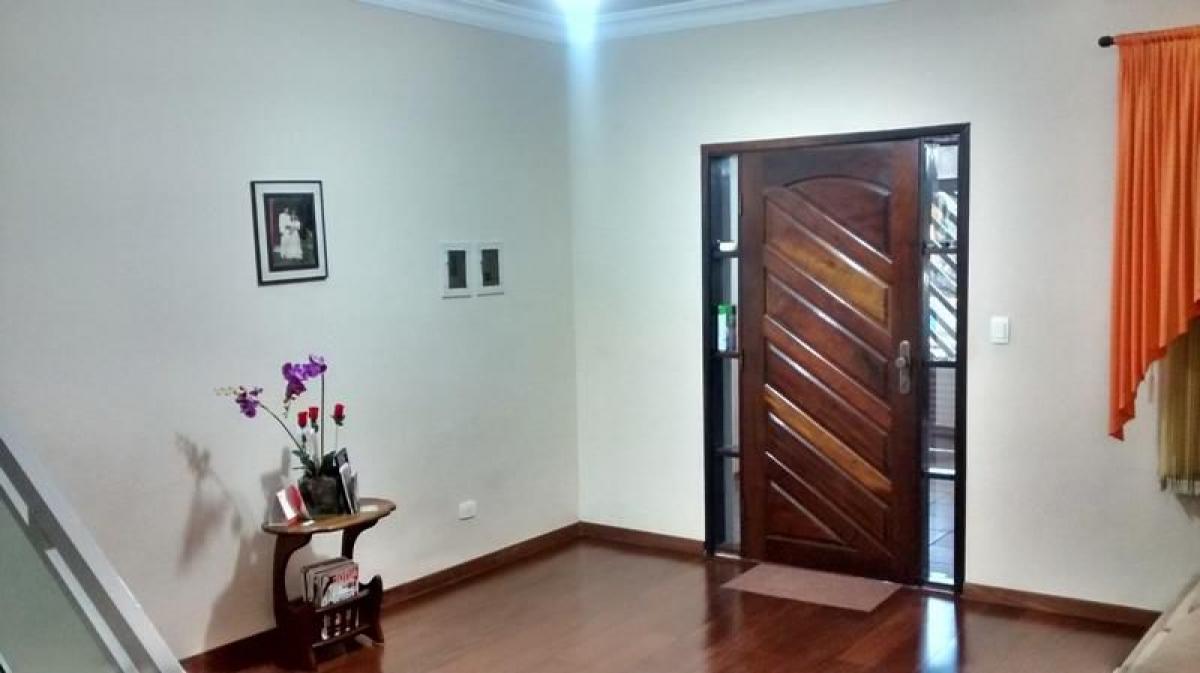 Casa de 4 dormitorios en Sao Paulo, Brazil No. 598849