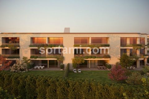 3 bedrooms Apartment in Porto, Portugal No. 214175