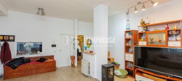 3 rooms Apartment in Castellanza, Italy No. 69886 6