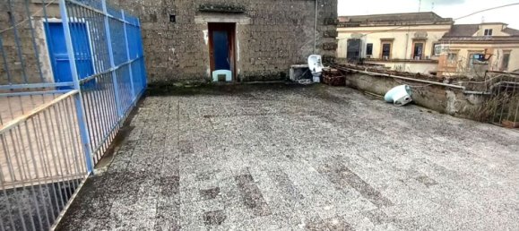 Apartamento de 3 habitaciónes en Maddaloni, Italy No. 263674 10