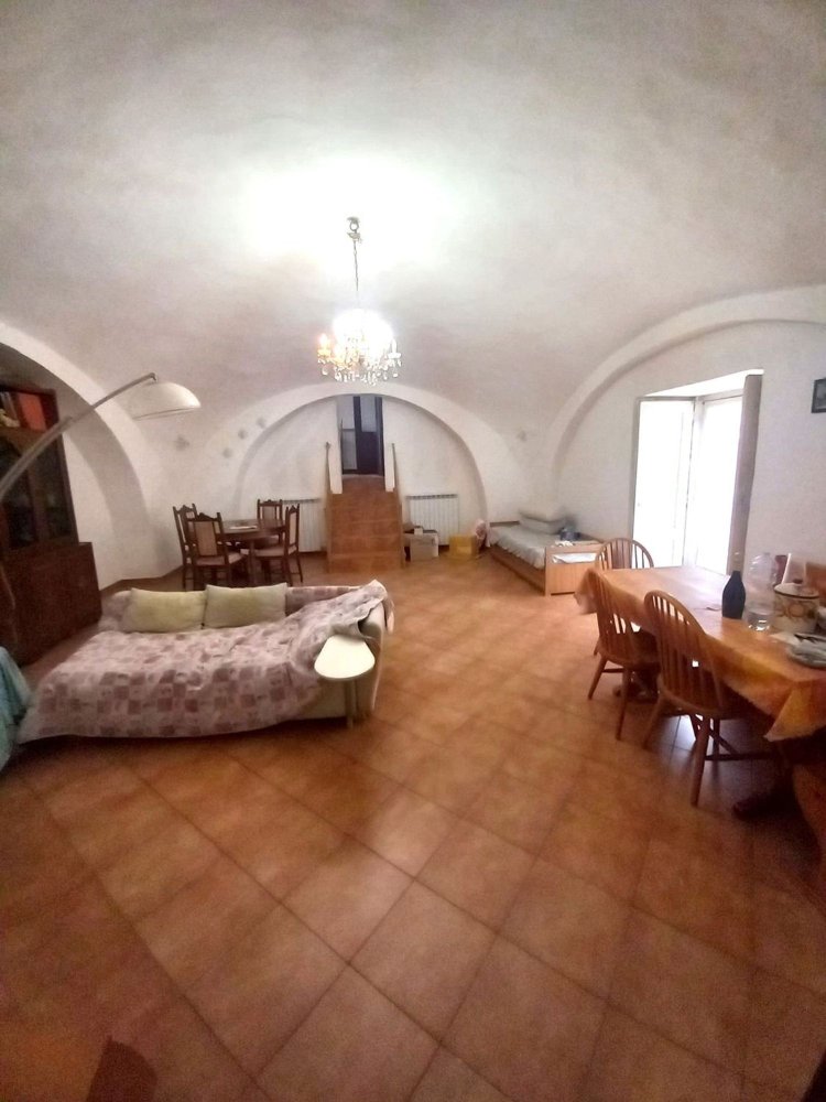 Apartamento de 3 habitaciónes en Maddaloni, Italy No. 263674