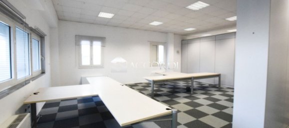 130m² Office in Vedelago, Italy No. 113581 9