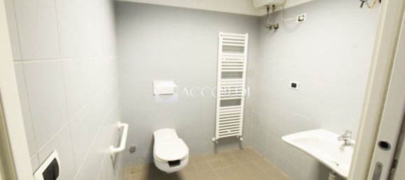 130m² Office in Vedelago, Italy No. 113581 8