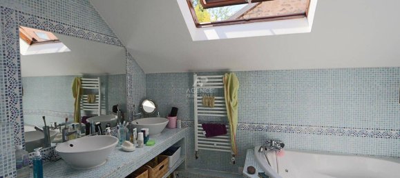 5 bedrooms House in Poissy, France No. 176941 12