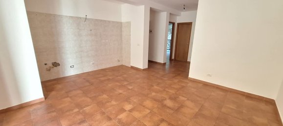 3 bedrooms Apartment in Messina, Italy No. 323033 4