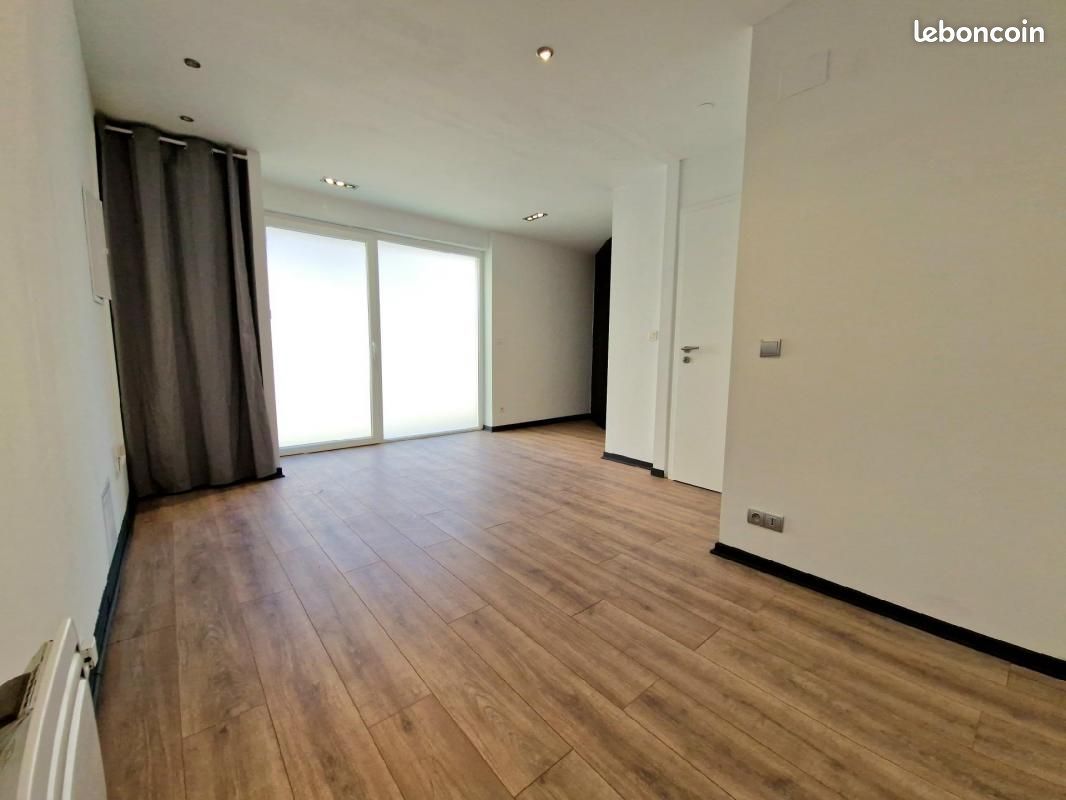 Dúplex de 2 dormitorios en Sarreguemines, France No. 261158