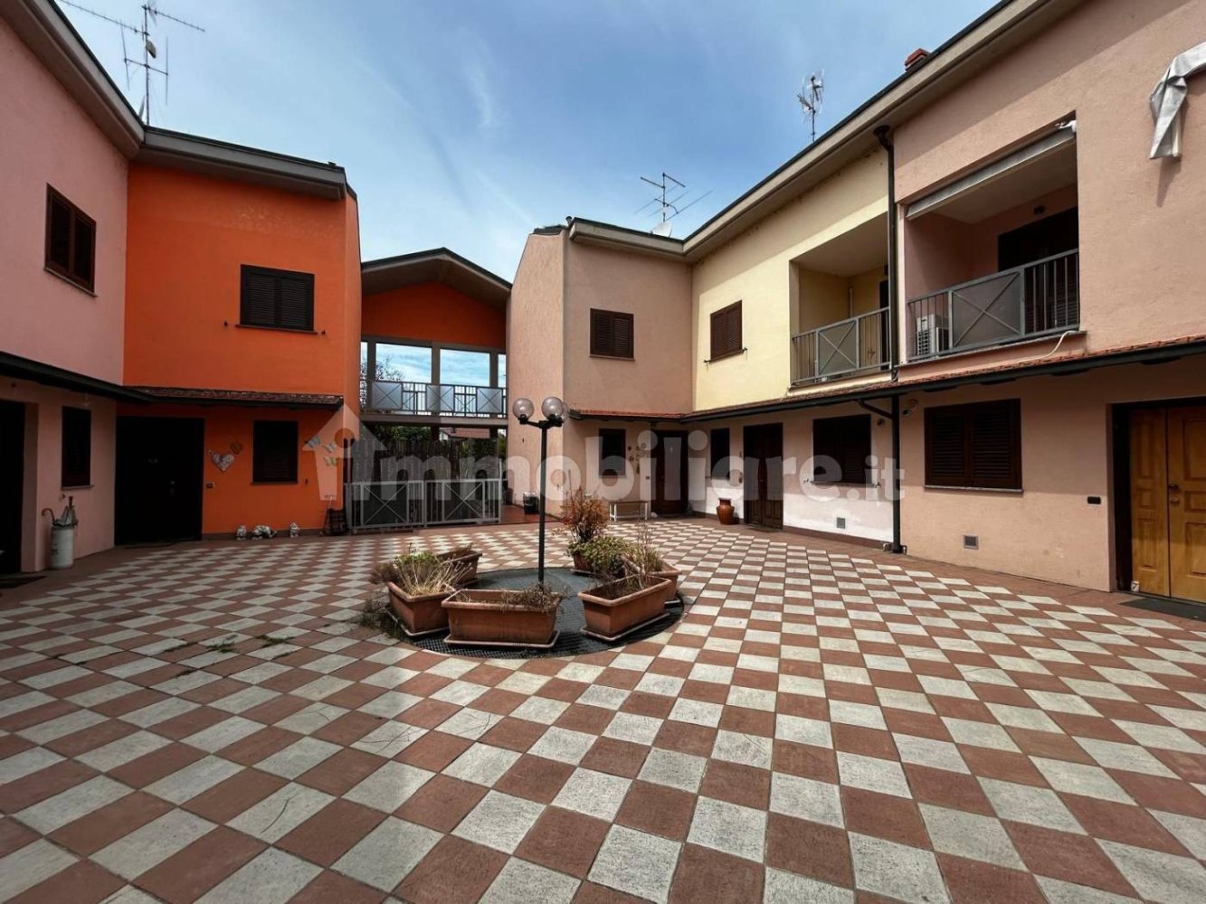 2 bedrooms House in Castiraga Vidardo, Italy No. 347613