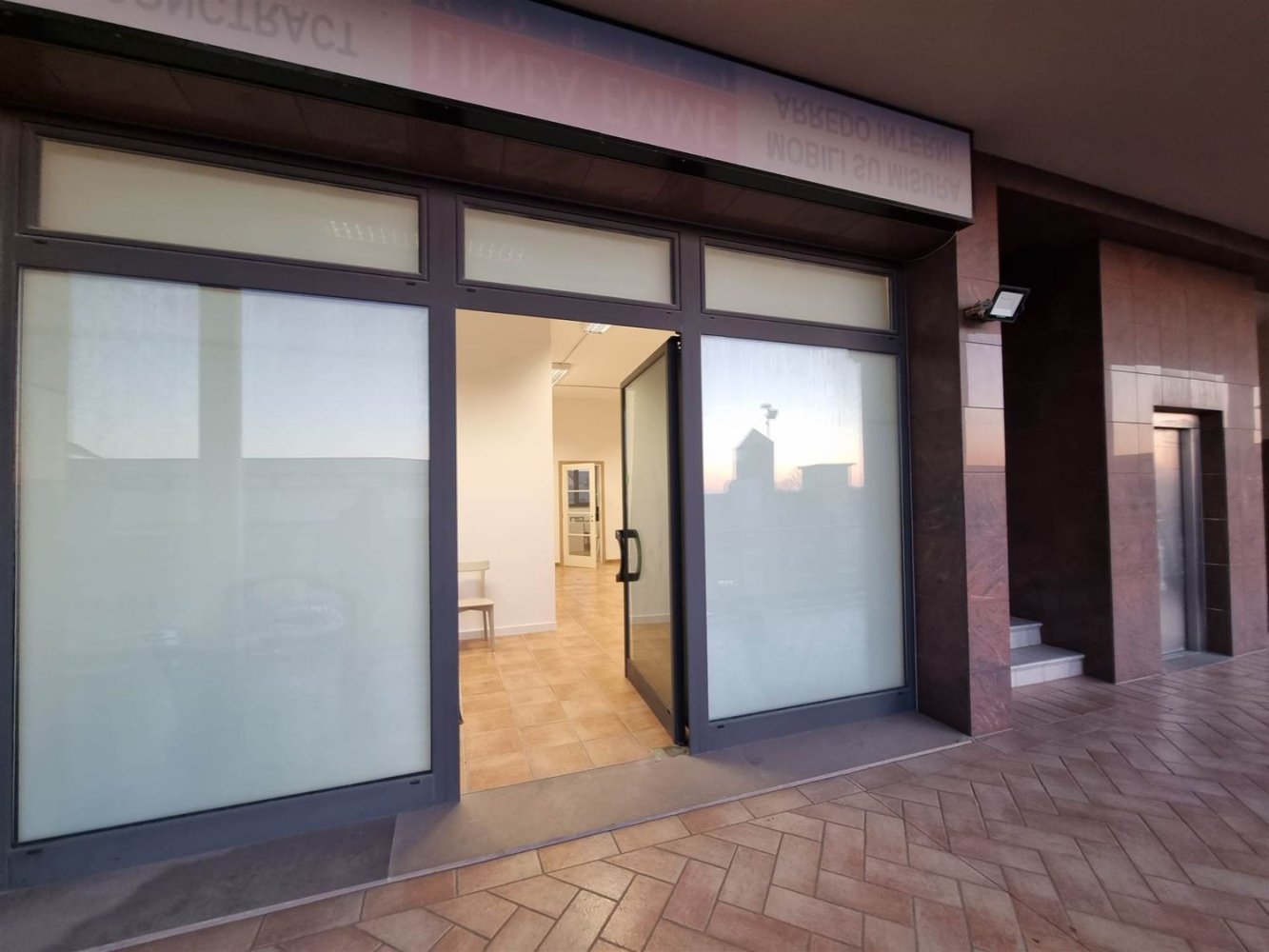 Büro in Casciana Terme Lari, Italy 57m², Nr. 284302