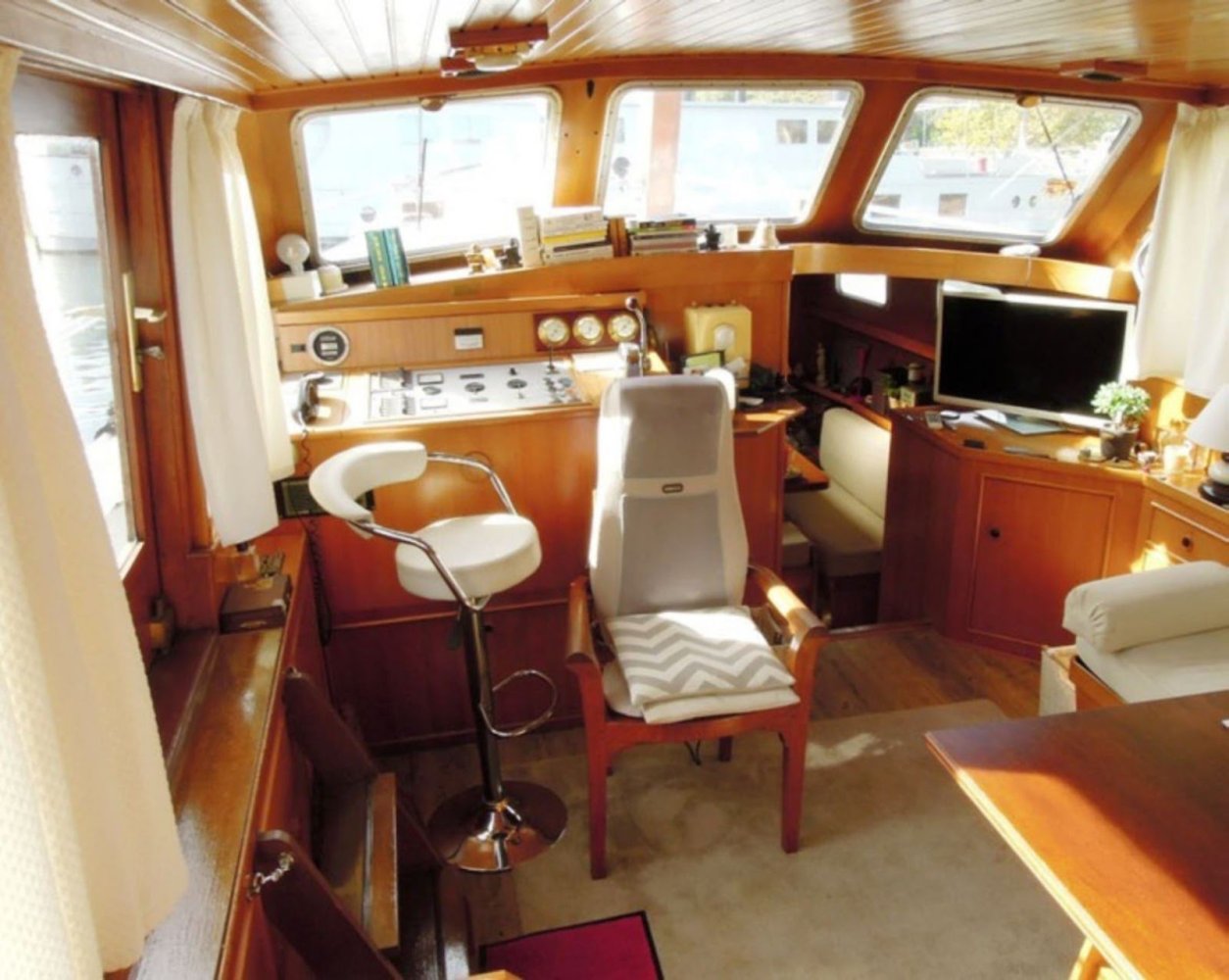 Коммерческая недвижимость с 2 спальнями в Аньер-сюр-Сен, Франция № 174667