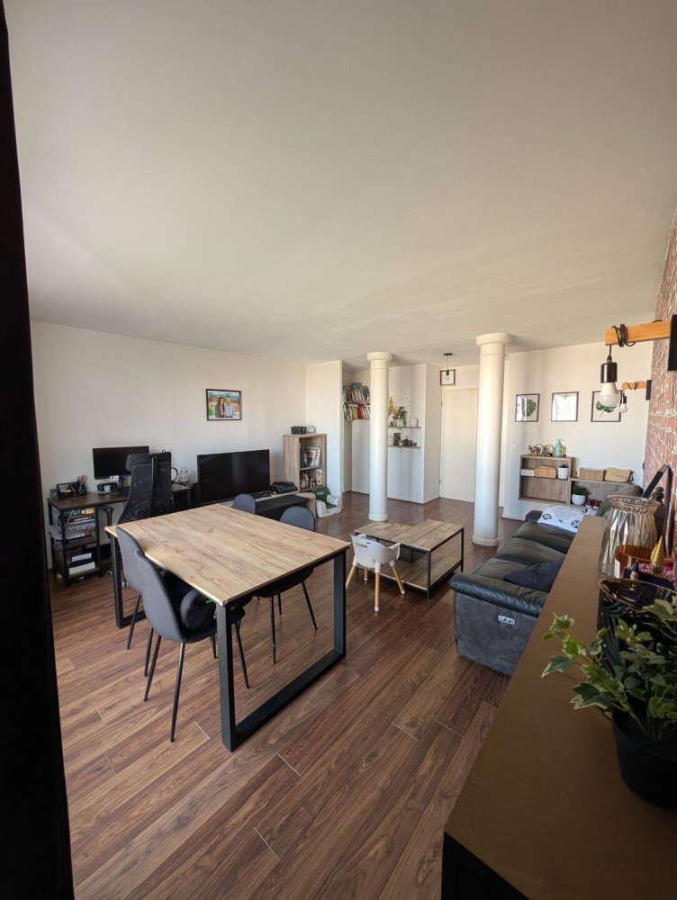 Apartamento de 2 dormitorios en Cergy, France No. 328746