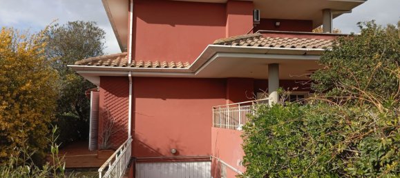 8 rooms House in Latina, Italy No. 47760 4