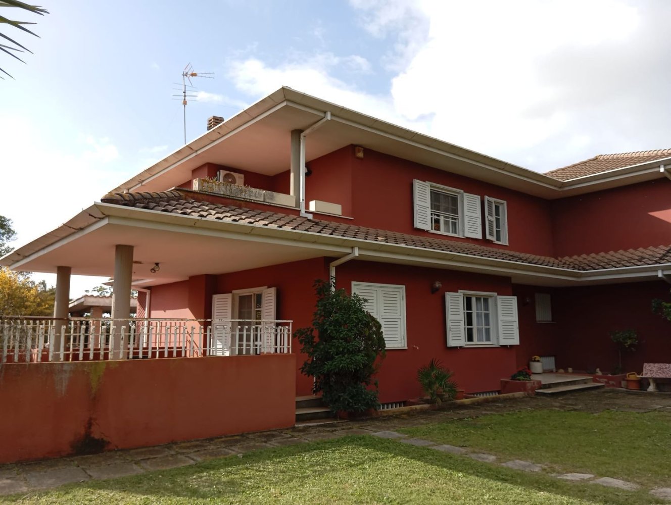 8 rooms House in Latina, Italy No. 47760