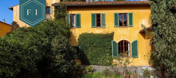 5 rooms Villa in Florence, Italy No. 37581 4
