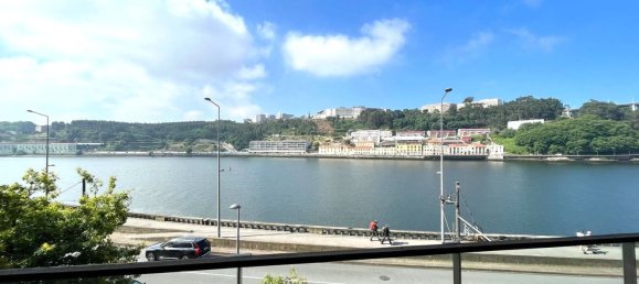 Квартира с 4 спальнями в Порту, Португалия № 143040 2