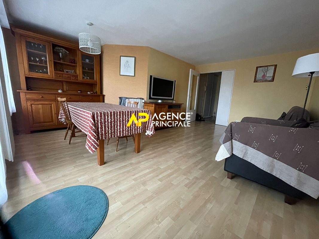 3 bedrooms Apartment in Argenteuil, France No. 182493