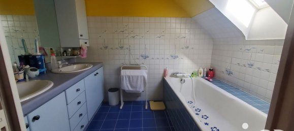 Casa de 4 dormitorios en Pommeret, France No. 199474 12