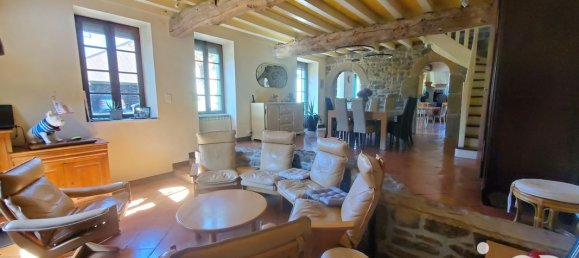 Casa de 4 dormitorios en Pommeret, France No. 199474 13