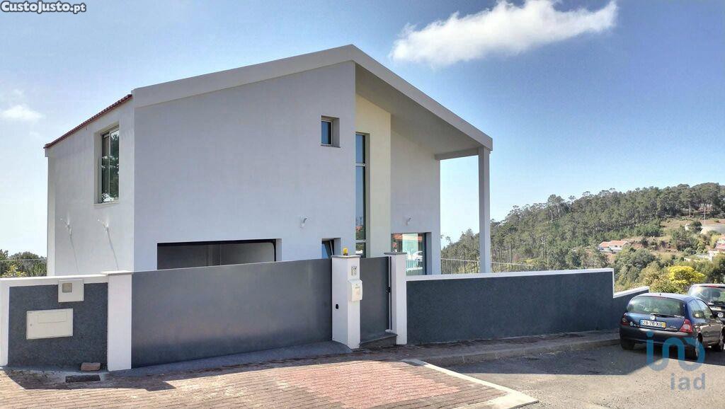 3 bedrooms Villa in Calheta, Portugal No. 108585