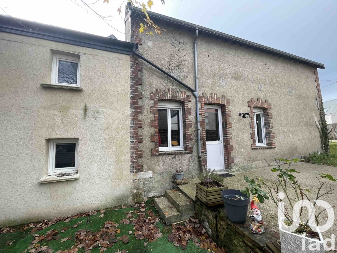 Дом с 4 спальнями в Монне, Франция № 53326