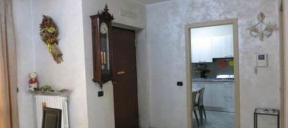 6 rooms House in Limbiate, Italy No. 260039 7