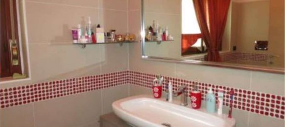 6 rooms House in Limbiate, Italy No. 260039 13